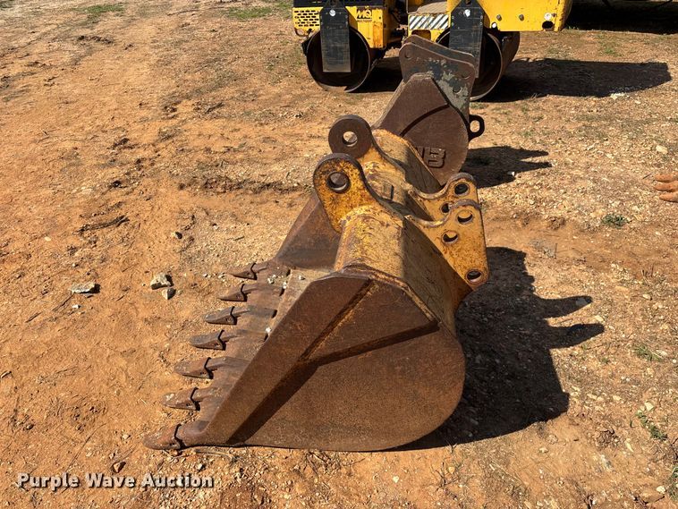 image for item EO4166 (7) backhoe buckets