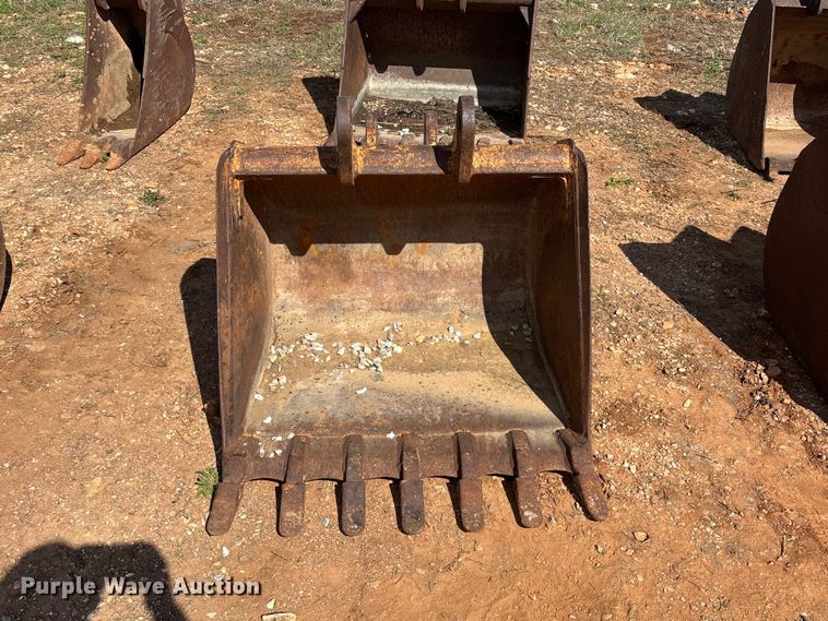 image for item EO4166 (7) backhoe buckets