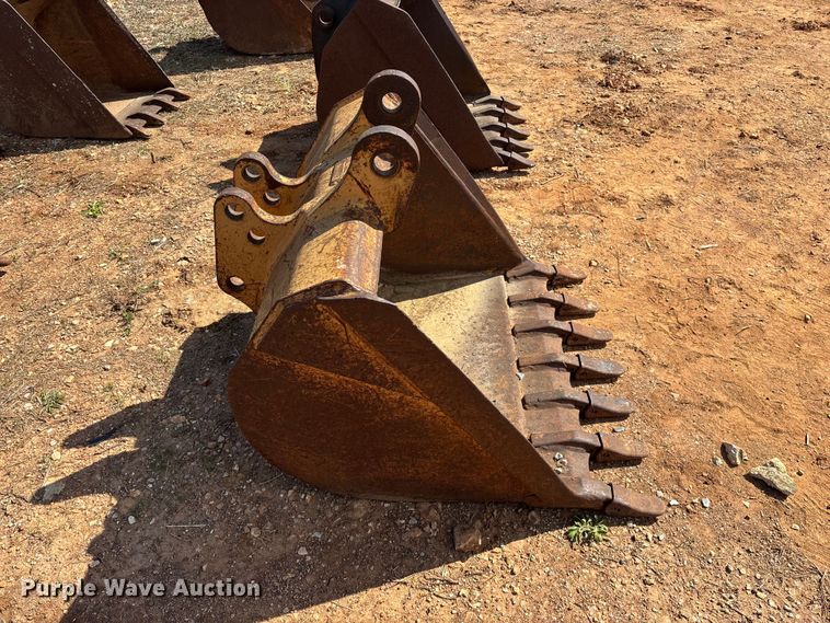 image for item EO4166 (7) backhoe buckets