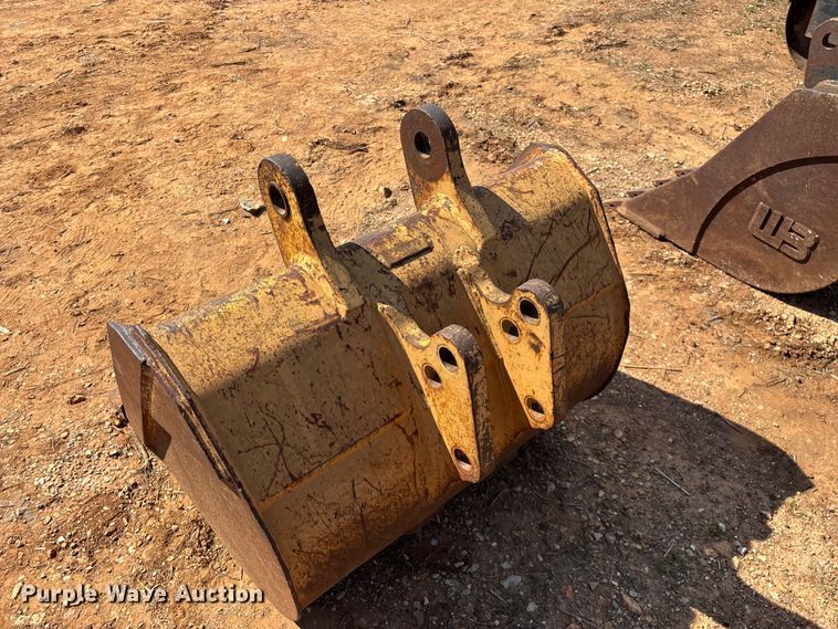 image for item EO4166 (7) backhoe buckets