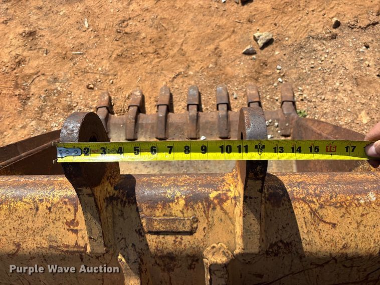 image for item EO4166 (7) backhoe buckets
