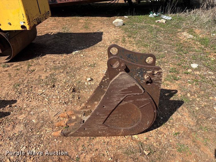 image for item EO4166 (7) backhoe buckets