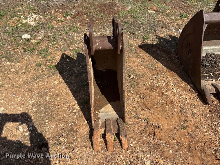 image for item EO4166 (7) backhoe buckets