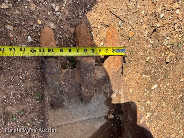 image for item EO4166 (7) backhoe buckets