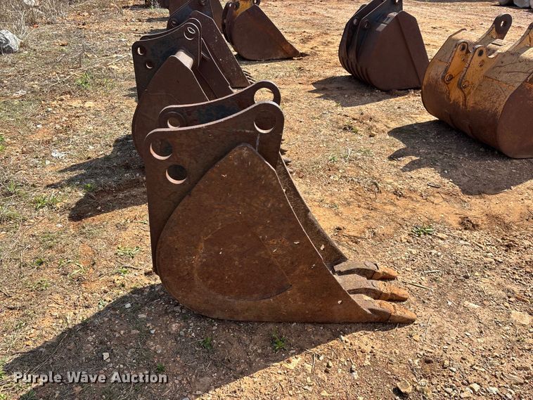 image for item EO4166 (7) backhoe buckets