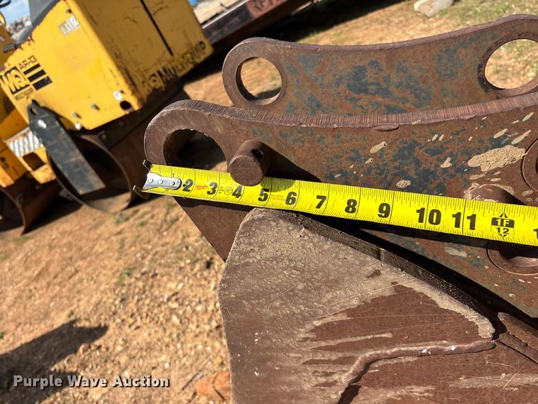 image for item EO4166 (7) backhoe buckets