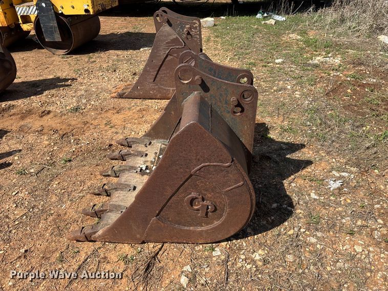 image for item EO4166 (7) backhoe buckets