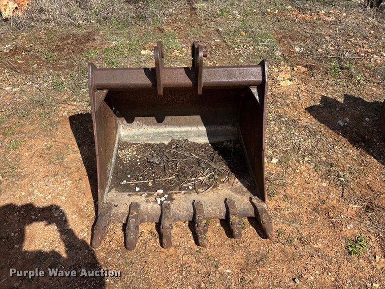image for item EO4166 (7) backhoe buckets