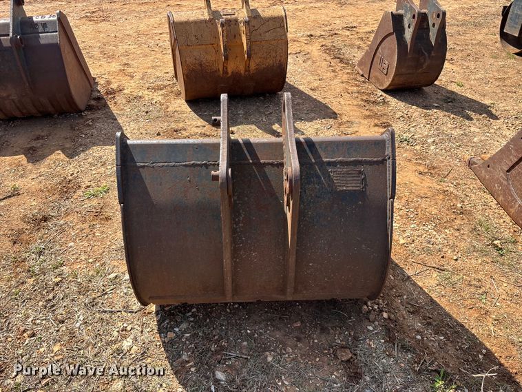 image for item EO4166 (7) backhoe buckets