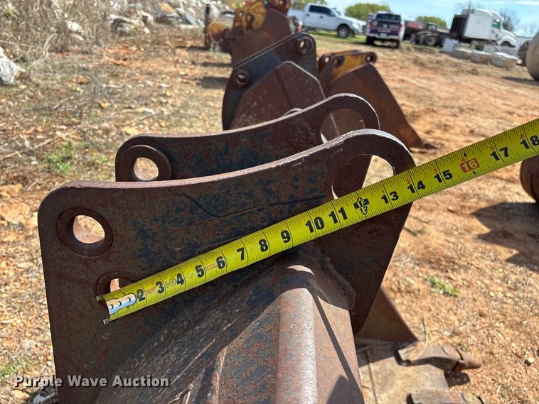 image for item EO4166 (7) backhoe buckets