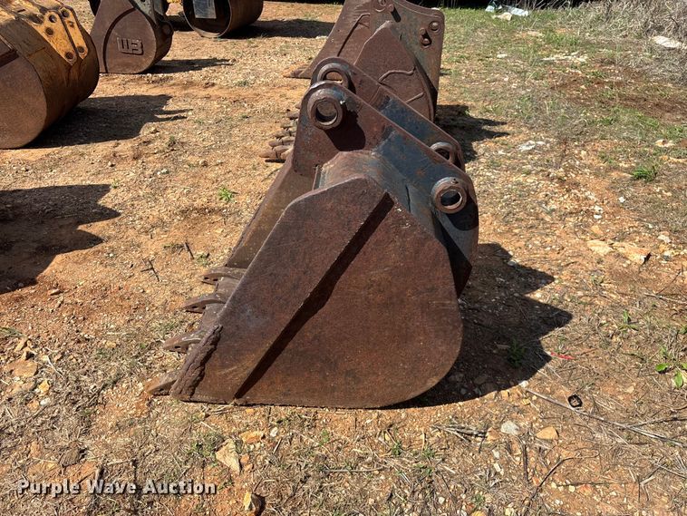 image for item EO4166 (7) backhoe buckets