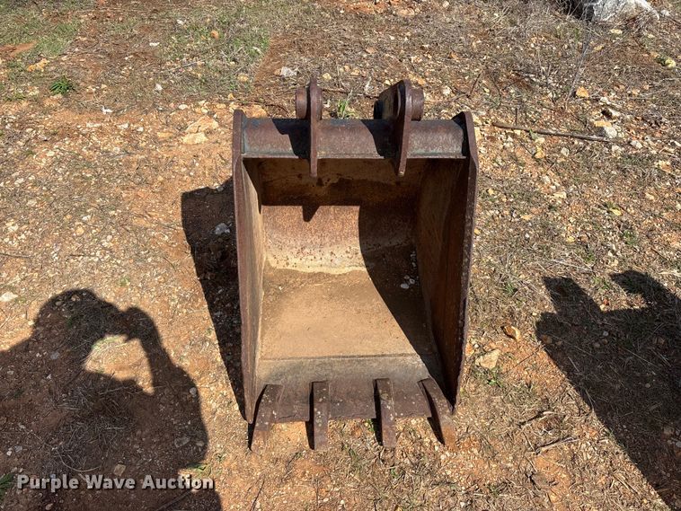 image for item EO4166 (7) backhoe buckets