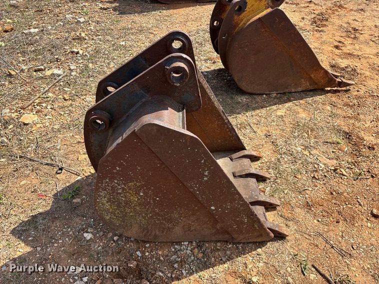 image for item EO4166 (7) backhoe buckets