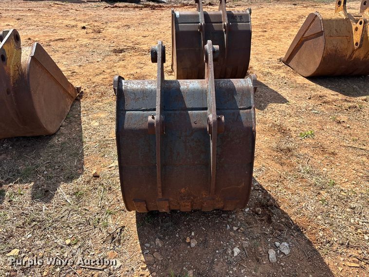image for item EO4166 (7) backhoe buckets