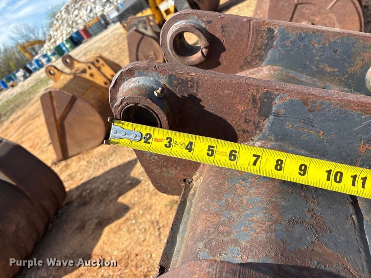 image for item EO4166 (7) backhoe buckets