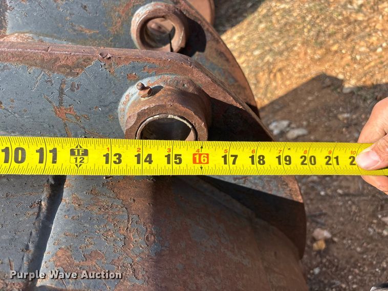 image for item EO4166 (7) backhoe buckets