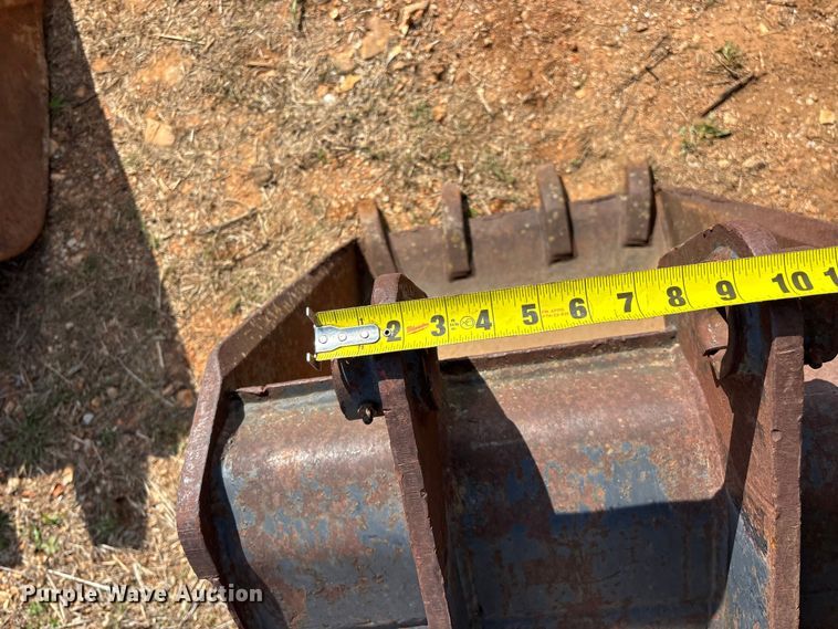 image for item EO4166 (7) backhoe buckets