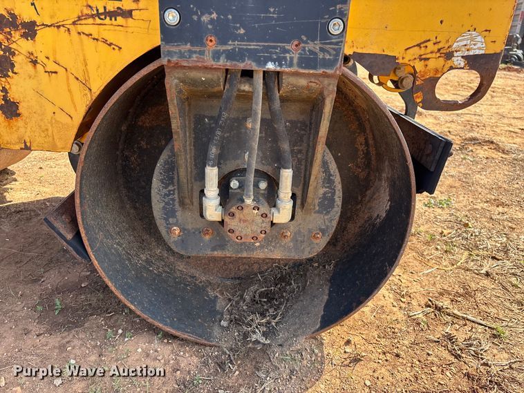 image for item EO4167 MultiQuip AR-13 G double drum roller