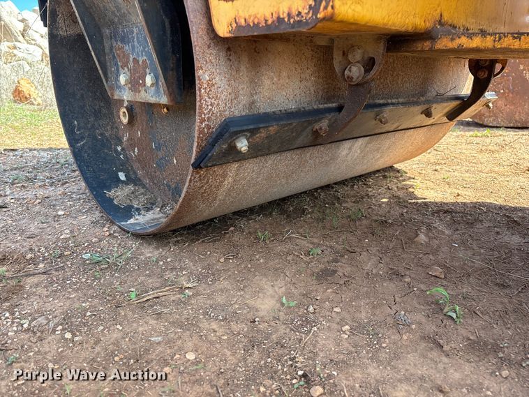 image for item EO4167 MultiQuip AR-13 G double drum roller