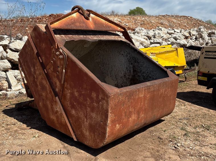 image for item EO4171 Concrete crane bucket