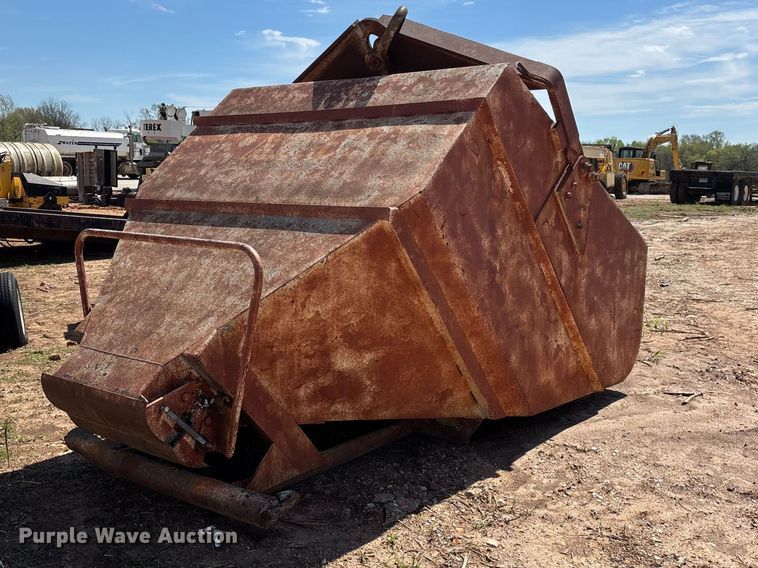 image for item EO4171 Concrete crane bucket