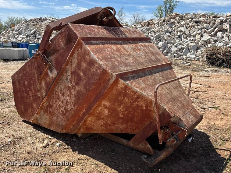 image for item EO4171 Concrete crane bucket
