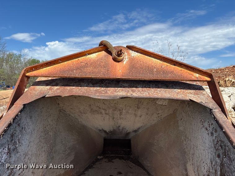 image for item EO4171 Concrete crane bucket