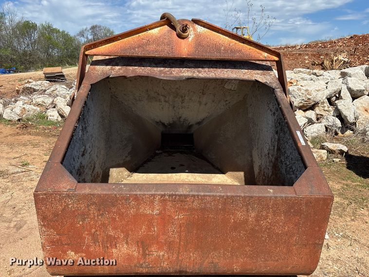 image for item EO4171 Concrete crane bucket