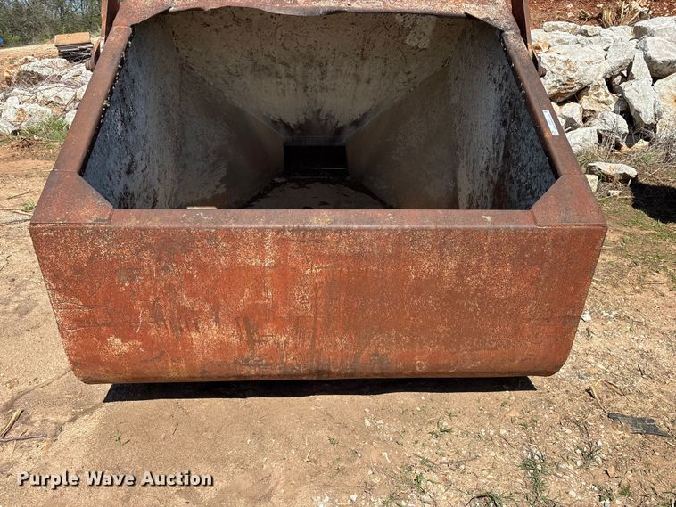 image for item EO4171 Concrete crane bucket