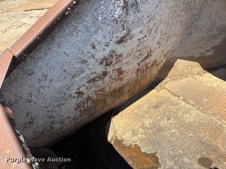 image for item EO4171 Concrete crane bucket