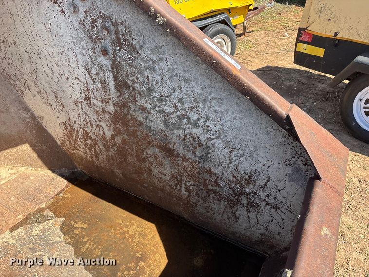 image for item EO4171 Concrete crane bucket