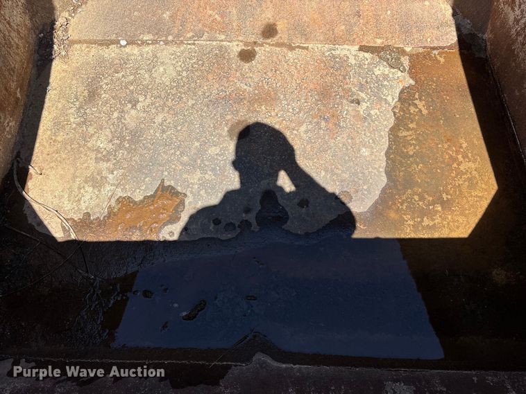 image for item EO4171 Concrete crane bucket