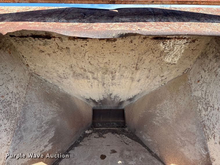 image for item EO4171 Concrete crane bucket