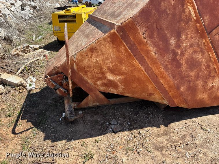 image for item EO4171 Concrete crane bucket