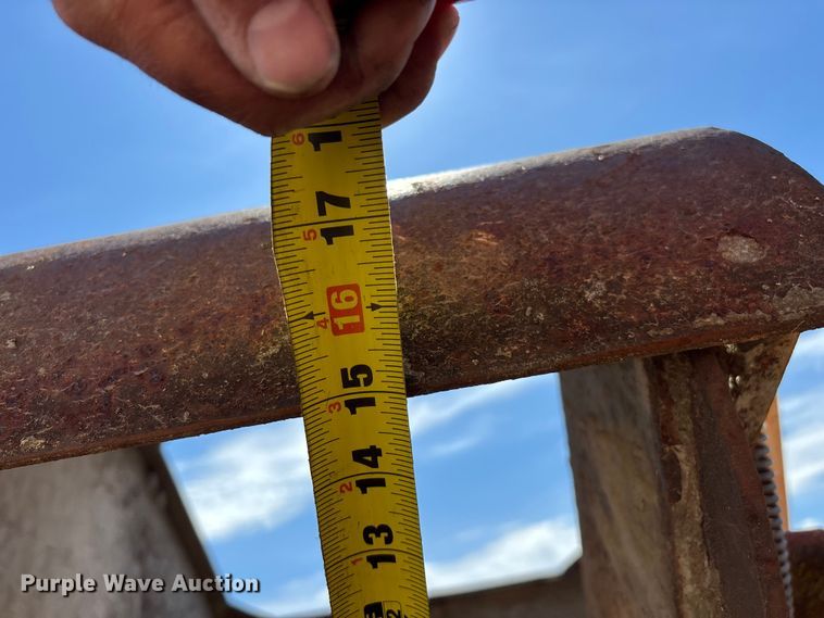 image for item EO4171 Concrete crane bucket