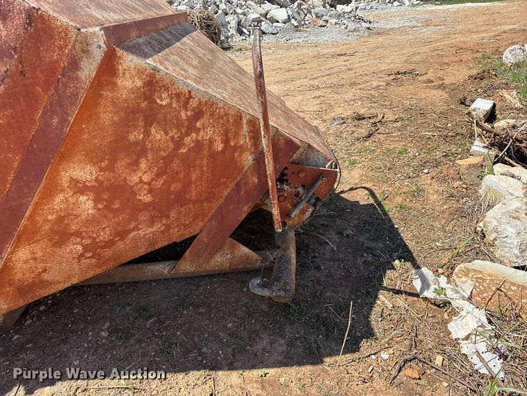 image for item EO4171 Concrete crane bucket