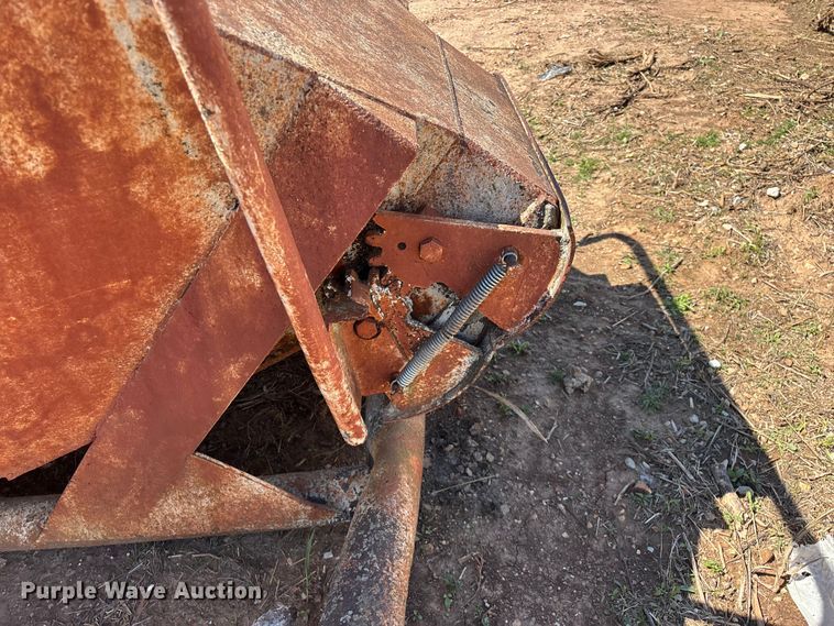 image for item EO4171 Concrete crane bucket