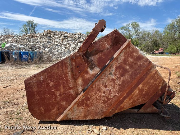 image for item EO4171 Concrete crane bucket