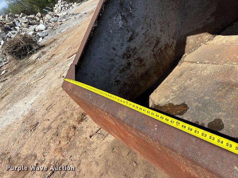 image for item EO4171 Concrete crane bucket