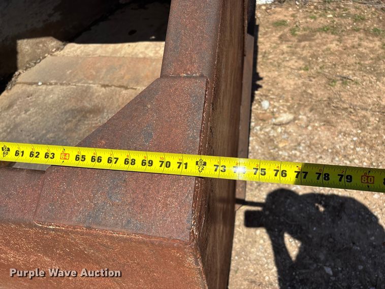 image for item EO4171 Concrete crane bucket