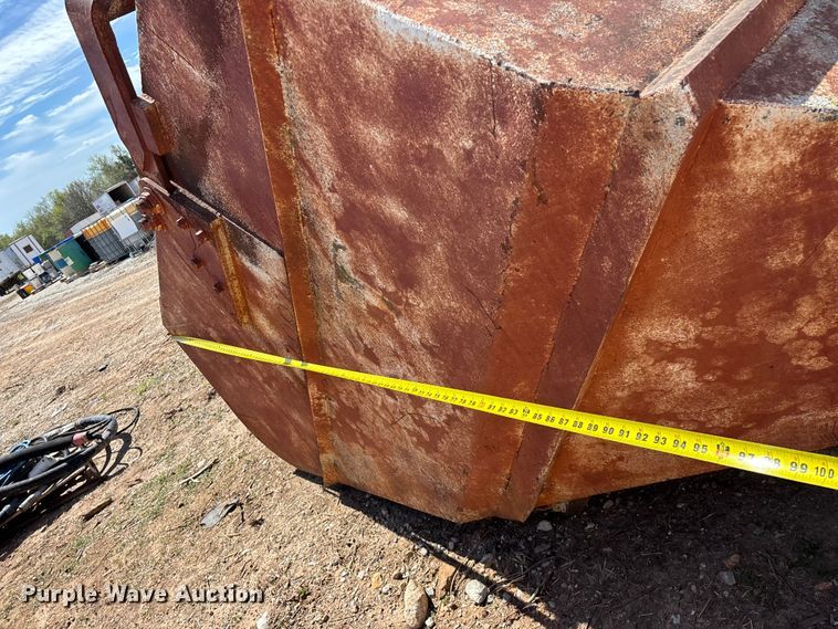 image for item EO4171 Concrete crane bucket