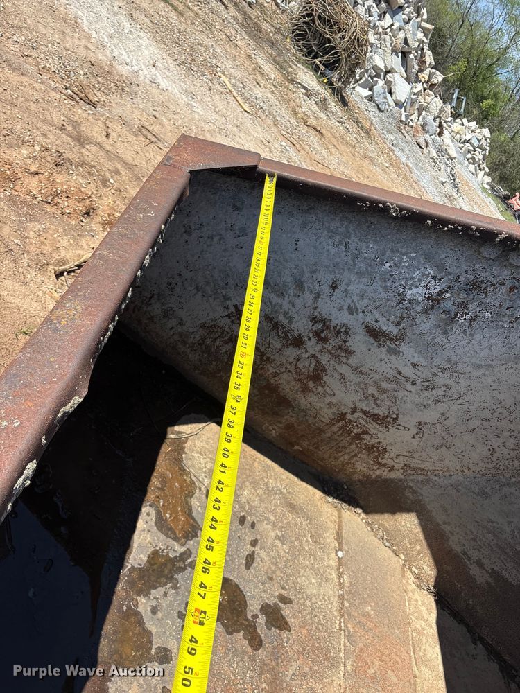 image for item EO4171 Concrete crane bucket