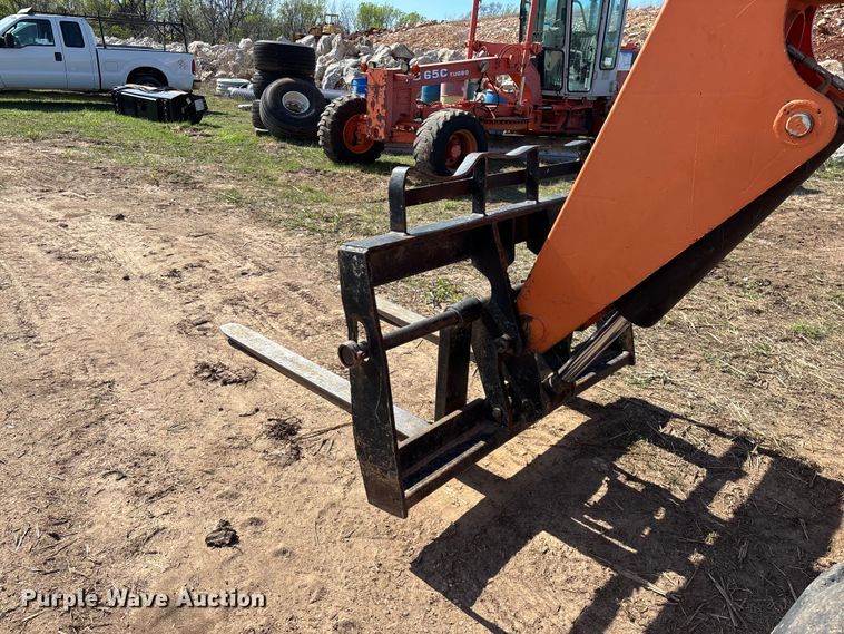 image for item EO4173 Sky Trak 8042 telehandler