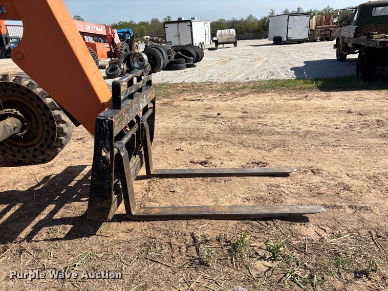 image for item EO4173 Sky Trak 8042 telehandler