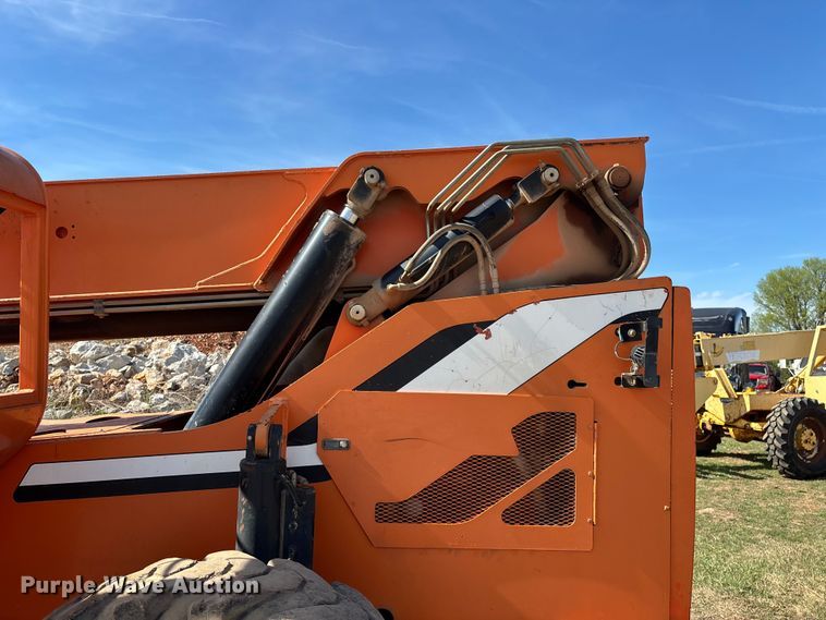 image for item EO4173 Sky Trak 8042 telehandler