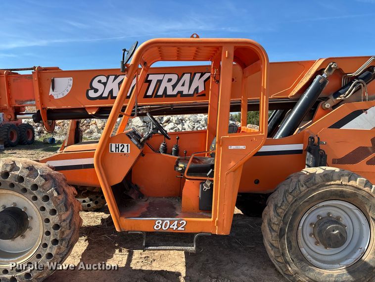 image for item EO4173 Sky Trak 8042 telehandler