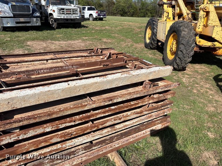 image for item EO4174 Approximately (33) curb concrete forms