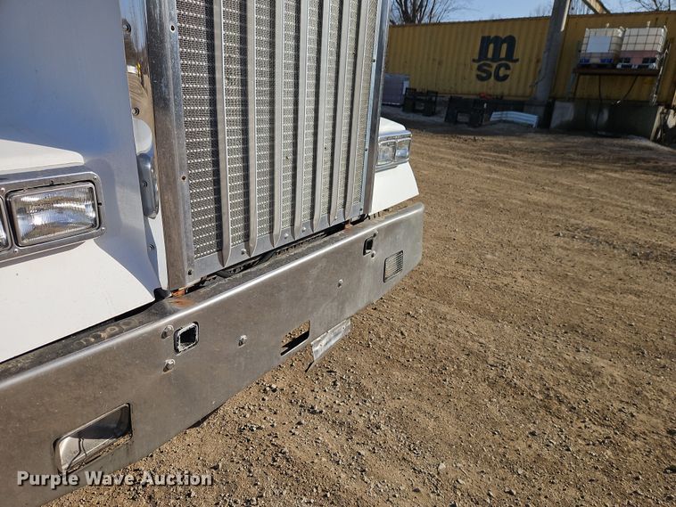 image for item EO7017 2000 Kenworth W900 semi truck