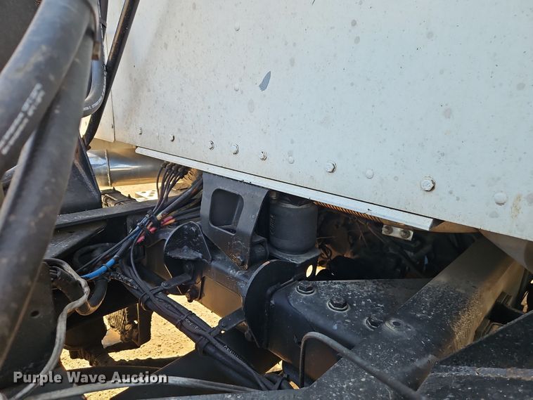 image for item EO7017 2000 Kenworth W900 semi truck