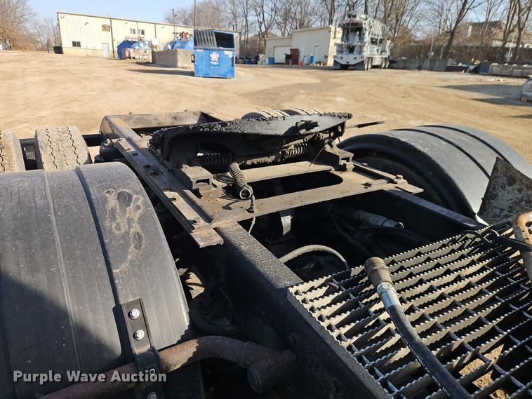 image for item EO7017 2000 Kenworth W900 semi truck